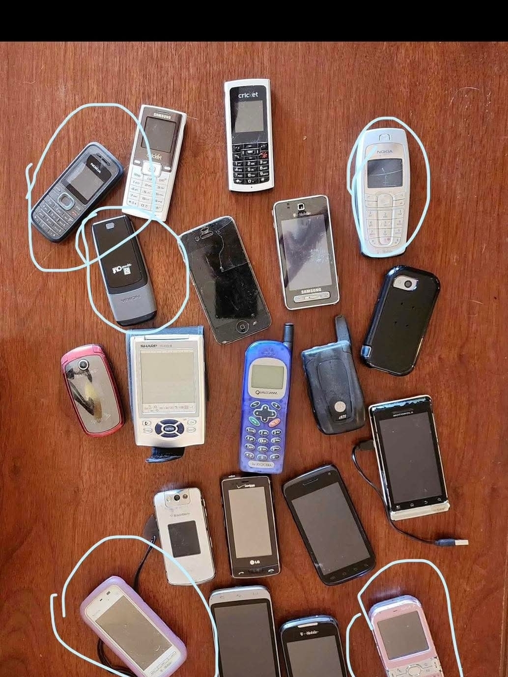 Assorted Vintage Mobile Phones - Mixed Colors